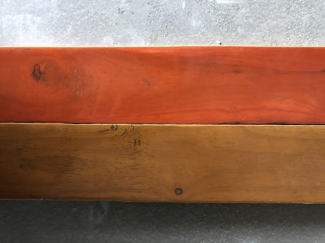 Phun stain màu trực tiếp lên gỗ